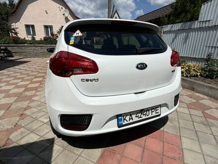 Белый Киа Сид, объемом двигателя 1.58 л и пробегом 131 тыс. км за 12600 $, фото 1 на Automoto.ua