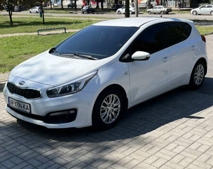 Білий Кіа Сід, об'ємом двигуна 1.59 л та пробігом 56 тис. км за 15000 $, фото 1 на Automoto.ua