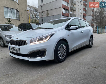 Білий Кіа Сід, об'ємом двигуна 1.6 л та пробігом 210 тис. км за 11200 $, фото 1 на Automoto.ua