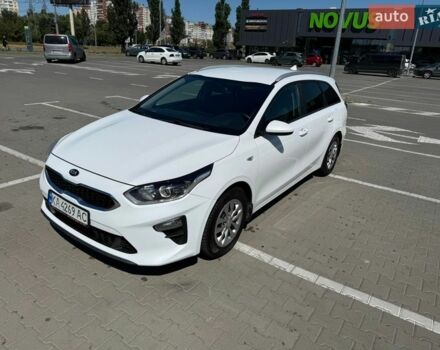 Белый Киа Сид, объемом двигателя 1.59 л и пробегом 180 тыс. км за 12950 $, фото 1 на Automoto.ua