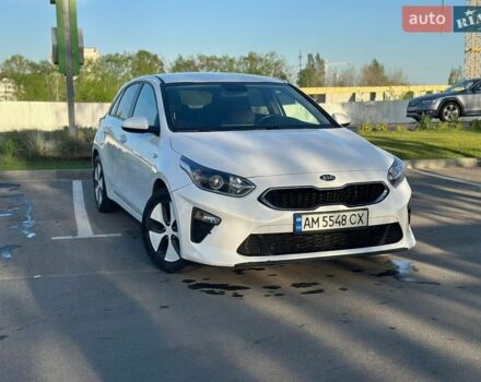 Белый Киа Сид, объемом двигателя 1.59 л и пробегом 178 тыс. км за 12000 $, фото 1 на Automoto.ua