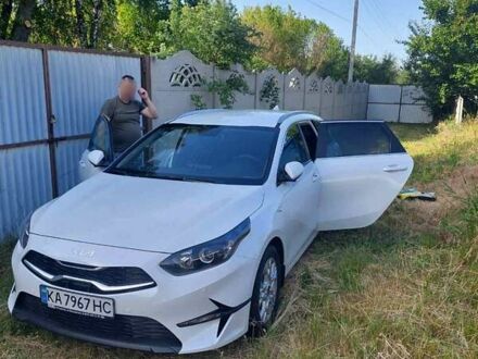 Киа Сид 2022 в Киеве на Automoto.ua Белый Киа Сид, объемом двигателя 1.6 л и пробегом 36 тыс. км за 17899 $, фото 1 на Automoto.ua