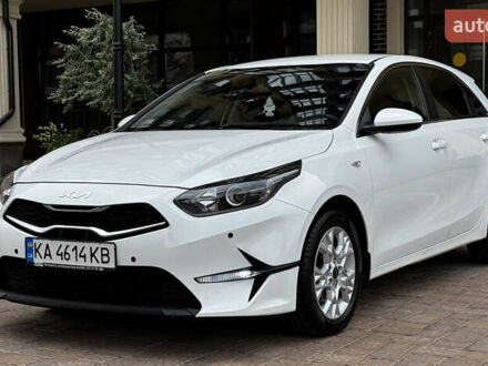 Кіа Сід 2022 у Києві на Automoto.ua Білий Кіа Сід, об'ємом двигуна 1.59 л та пробігом 42 тис. км за 17777 $, фото 1 на Automoto.ua