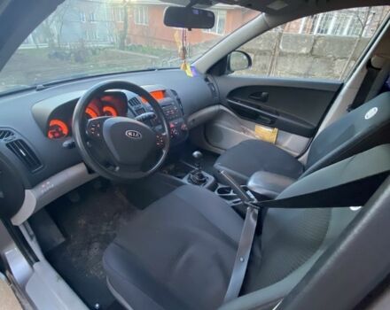 Бежевий Кіа Сід, об'ємом двигуна 1.4 л та пробігом 207 тис. км за 5500 $, фото 4 на Automoto.ua