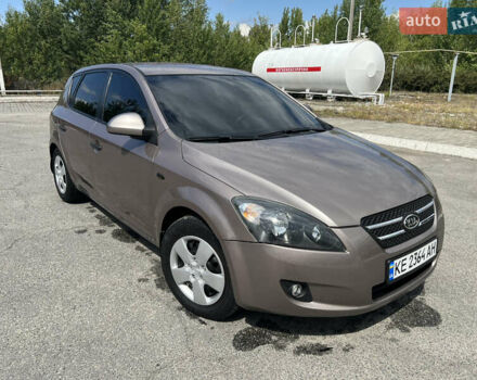 Бежевый Киа Сид, объемом двигателя 1.6 л и пробегом 239 тыс. км за 6500 $, фото 2 на Automoto.ua