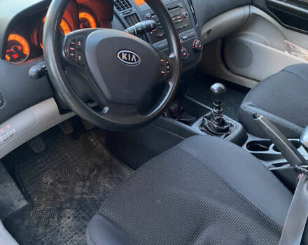 Бежевый Киа Сид, объемом двигателя 1.4 л и пробегом 207 тыс. км за 5300 $, фото 3 на Automoto.ua