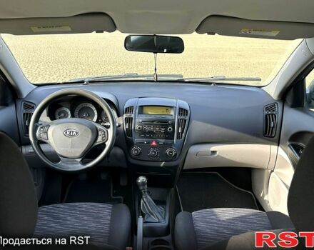 Бежевый Киа Сид, объемом двигателя 1.4 л и пробегом 202 тыс. км за 4999 $, фото 6 на Automoto.ua
