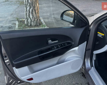 Бежевый Киа Сид, объемом двигателя 1.6 л и пробегом 226 тыс. км за 5750 $, фото 21 на Automoto.ua