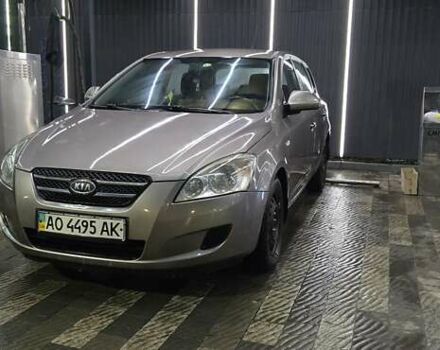 Бежевый Киа Сид, объемом двигателя 1.4 л и пробегом 400 тыс. км за 5000 $, фото 1 на Automoto.ua