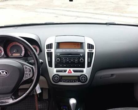 Бежевый Киа Сид, объемом двигателя 1.6 л и пробегом 273 тыс. км за 5800 $, фото 7 на Automoto.ua