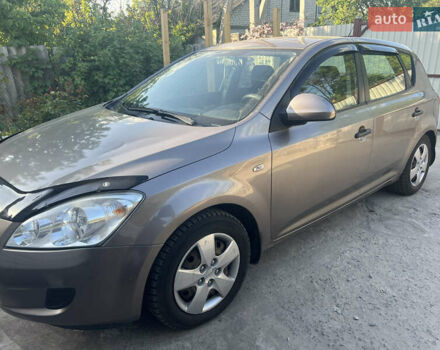 Бежевый Киа Сид, объемом двигателя 1.4 л и пробегом 183 тыс. км за 5500 $, фото 1 на Automoto.ua