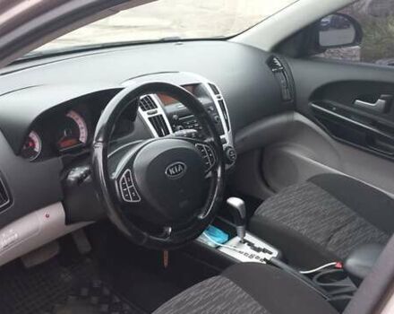Бежевый Киа Сид, объемом двигателя 1.6 л и пробегом 273 тыс. км за 5800 $, фото 4 на Automoto.ua