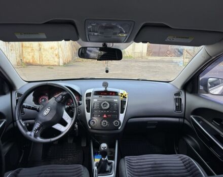 Бежевый Киа Сид, объемом двигателя 1.6 л и пробегом 178 тыс. км за 6000 $, фото 5 на Automoto.ua