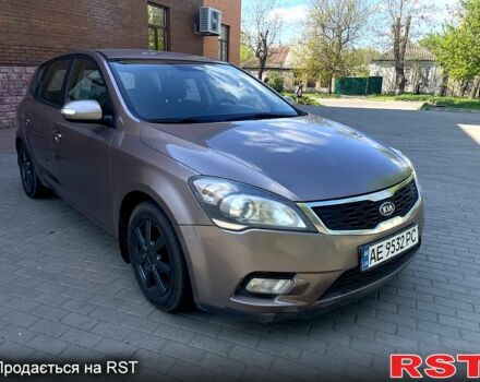 Бежевый Киа Сид, объемом двигателя 1.6 л и пробегом 295 тыс. км за 6200 $, фото 3 на Automoto.ua