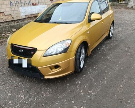 Бежевый Киа Сид, объемом двигателя 2 л и пробегом 260 тыс. км за 4000 $, фото 2 на Automoto.ua