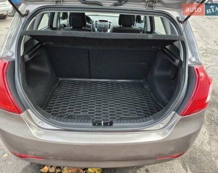 Бежевий Кіа Сід, об'ємом двигуна 1.6 л та пробігом 246 тис. км за 6500 $, фото 29 на Automoto.ua