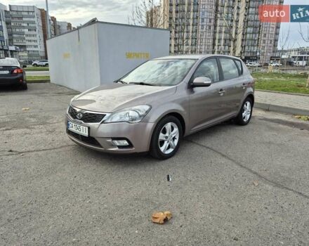 Бежевий Кіа Сід, об'ємом двигуна 1.6 л та пробігом 246 тис. км за 6500 $, фото 6 на Automoto.ua