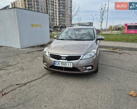 Бежевий Кіа Сід, об'ємом двигуна 1.6 л та пробігом 246 тис. км за 6500 $, фото 16 на Automoto.ua
