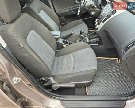 Бежевий Кіа Сід, об'ємом двигуна 1.6 л та пробігом 246 тис. км за 6500 $, фото 18 на Automoto.ua