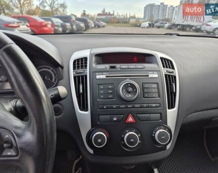 Бежевий Кіа Сід, об'ємом двигуна 1.6 л та пробігом 246 тис. км за 6500 $, фото 37 на Automoto.ua