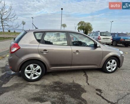 Бежевий Кіа Сід, об'ємом двигуна 1.6 л та пробігом 246 тис. км за 6500 $, фото 8 на Automoto.ua