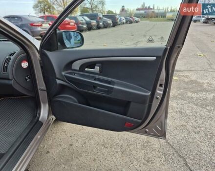 Бежевий Кіа Сід, об'ємом двигуна 1.6 л та пробігом 246 тис. км за 6500 $, фото 17 на Automoto.ua