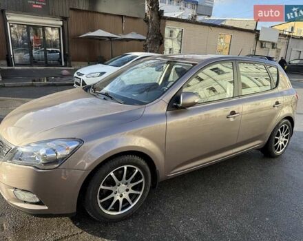 Бежевий Кіа Сід, об'ємом двигуна 1.59 л та пробігом 127 тис. км за 9700 $, фото 1 на Automoto.ua