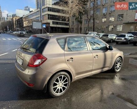 Бежевий Кіа Сід, об'ємом двигуна 1.59 л та пробігом 127 тис. км за 9700 $, фото 4 на Automoto.ua