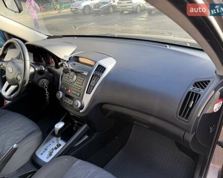 Бежевий Кіа Сід, об'ємом двигуна 1.59 л та пробігом 127 тис. км за 9700 $, фото 10 на Automoto.ua