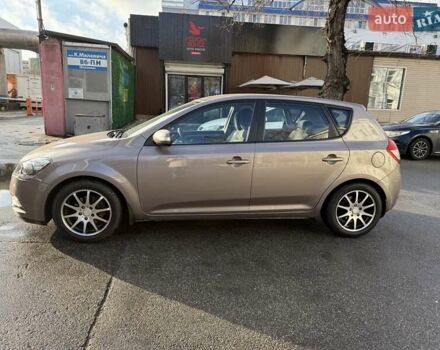 Бежевий Кіа Сід, об'ємом двигуна 1.59 л та пробігом 127 тис. км за 9700 $, фото 3 на Automoto.ua