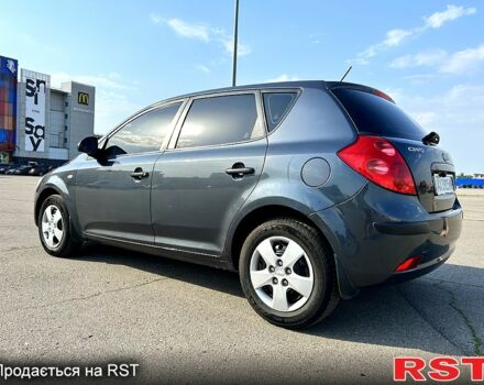 Бежевый Киа Сид, объемом двигателя 1.4 л и пробегом 280 тыс. км за 5500 $, фото 6 на Automoto.ua