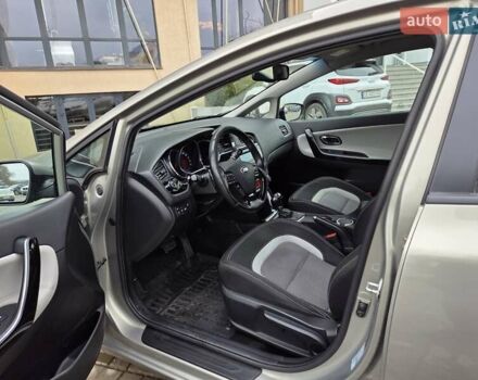 Бежевый Киа Сид, объемом двигателя 1.58 л и пробегом 94 тыс. км за 10500 $, фото 7 на Automoto.ua