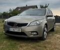 Бежевый Киа Сид, объемом двигателя 1.58 л и пробегом 310 тыс. км за 5600 $, фото 1 на Automoto.ua
