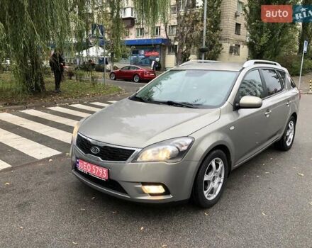 Бежевый Киа Сид, объемом двигателя 1.6 л и пробегом 270 тыс. км за 7400 $, фото 7 на Automoto.ua