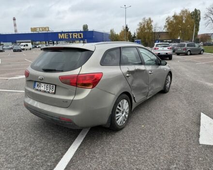 Киа Сид 2013 в Житомире на Automoto.ua Бежевый Киа Сид, объемом двигателя 1.4 л и пробегом 236 тыс. км за 5500 $, фото 3 на Automoto.ua