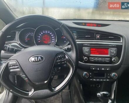Бежевий Кіа Сід, об'ємом двигуна 1.59 л та пробігом 222 тис. км за 8200 $, фото 4 на Automoto.ua