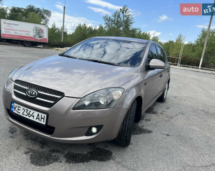 Бежевый Киа Сид, объемом двигателя 1.6 л и пробегом 239 тыс. км за 6500 $, фото 1 на Automoto.ua