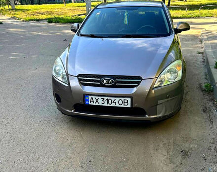 Бежевый Киа Сид, объемом двигателя 1.4 л и пробегом 156 тыс. км за 4300 $, фото 1 на Automoto.ua