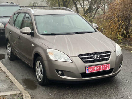 Бежевый Киа Сид, объемом двигателя 0 л и пробегом 226 тыс. км за 5500 $, фото 1 на Automoto.ua