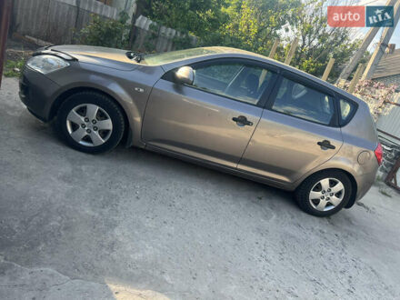 Бежевый Киа Сид, объемом двигателя 1.4 л и пробегом 183 тыс. км за 5500 $, фото 1 на Automoto.ua