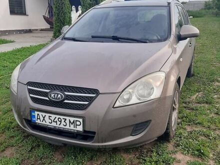 Киа Сид 2008 в Харькове на Automoto.ua Бежевый Киа Сид, объемом двигателя 1.59 л и пробегом 254 тыс. км за 5400 $, фото 1 на Automoto.ua