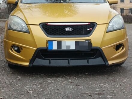 Бежевый Киа Сид, объемом двигателя 2 л и пробегом 260 тыс. км за 4000 $, фото 1 на Automoto.ua