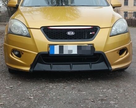 Бежевый Киа Сид, объемом двигателя 2 л и пробегом 260 тыс. км за 4000 $, фото 1 на Automoto.ua