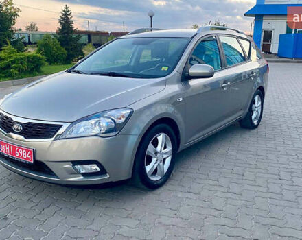 Бежевий Кіа Сід, об'ємом двигуна 1.4 л та пробігом 199 тис. км за 7100 $, фото 1 на Automoto.ua