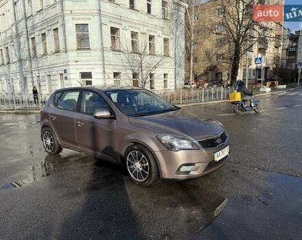 Бежевий Кіа Сід, об'ємом двигуна 1.59 л та пробігом 127 тис. км за 9700 $, фото 1 на Automoto.ua