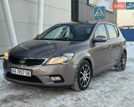 Бежевий Кіа Сід, об'ємом двигуна 1.6 л та пробігом 127 тис. км за 9250 $, фото 1 на Automoto.ua