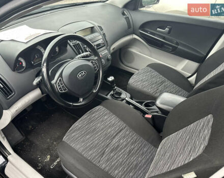 Черный Киа Сид, объемом двигателя 1.4 л и пробегом 161 тыс. км за 5500 $, фото 7 на Automoto.ua