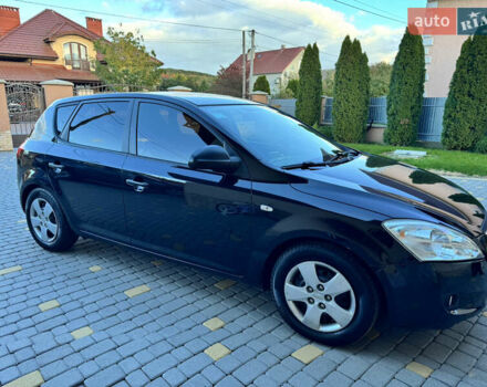 Черный Киа Сид, объемом двигателя 1.4 л и пробегом 293 тыс. км за 4300 $, фото 1 на Automoto.ua