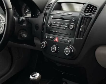 Черный Киа Сид, объемом двигателя 1.6 л и пробегом 238 тыс. км за 5700 $, фото 17 на Automoto.ua