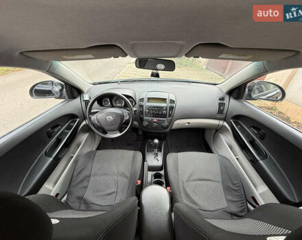 Черный Киа Сид, объемом двигателя 1.6 л и пробегом 203 тыс. км за 5900 $, фото 20 на Automoto.ua